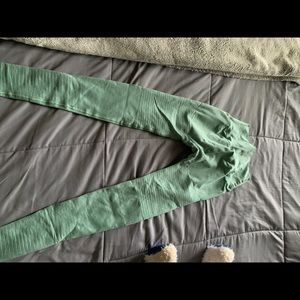 Alphalete revival leggings